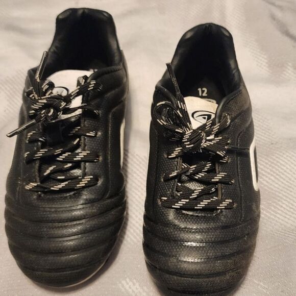 Boys Soccer Cleats Like New Size 12 Clean Sturdy Athleta - Picture 2 of 7